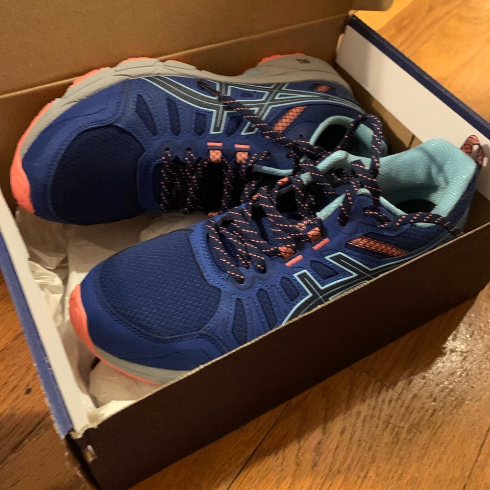 ASICS shoes - worn once